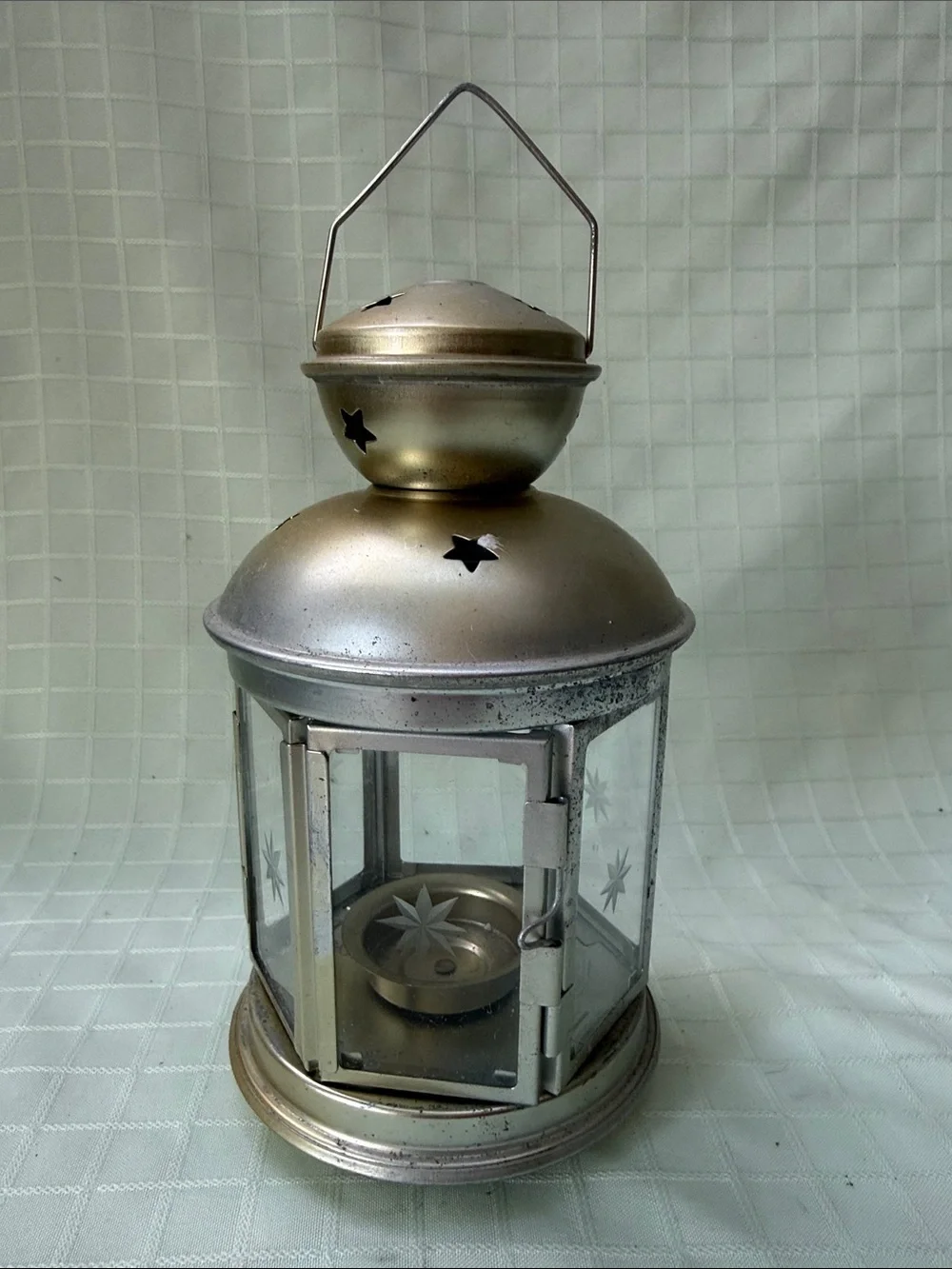 Vintage Classic Star-Cut Metallic Silver Lantern with Handle